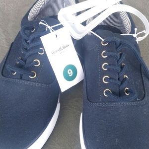 Men's size 9 Brady sneakers by Goodfellow.